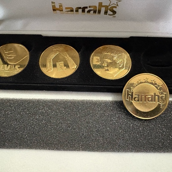 Harrah’s Hotel and Casino gold plated Elvis Presley coin set in original box. - Picture 3 of 8